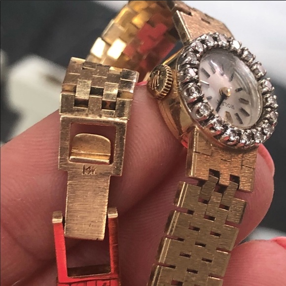 14k solid Gold Rolex - Picture 3 of 8